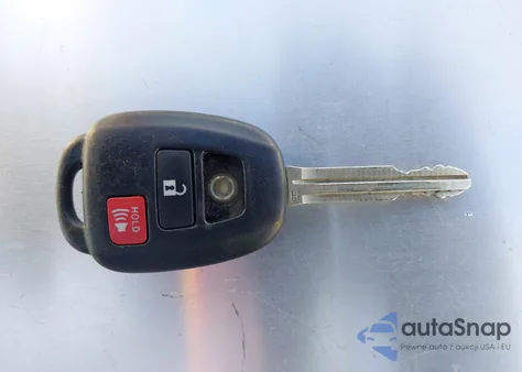 2017 Toyota Rav4 Le z USA, uszkodzony, nr VIN JTMZFREV9HJ101087